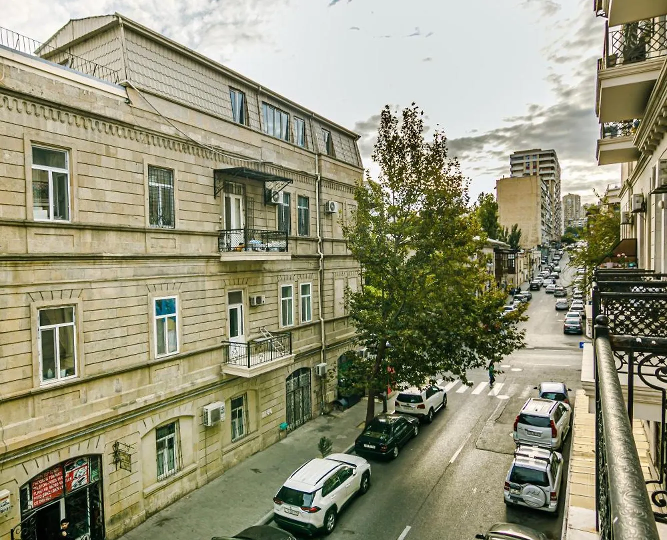 Deluxe Apartment In Baku