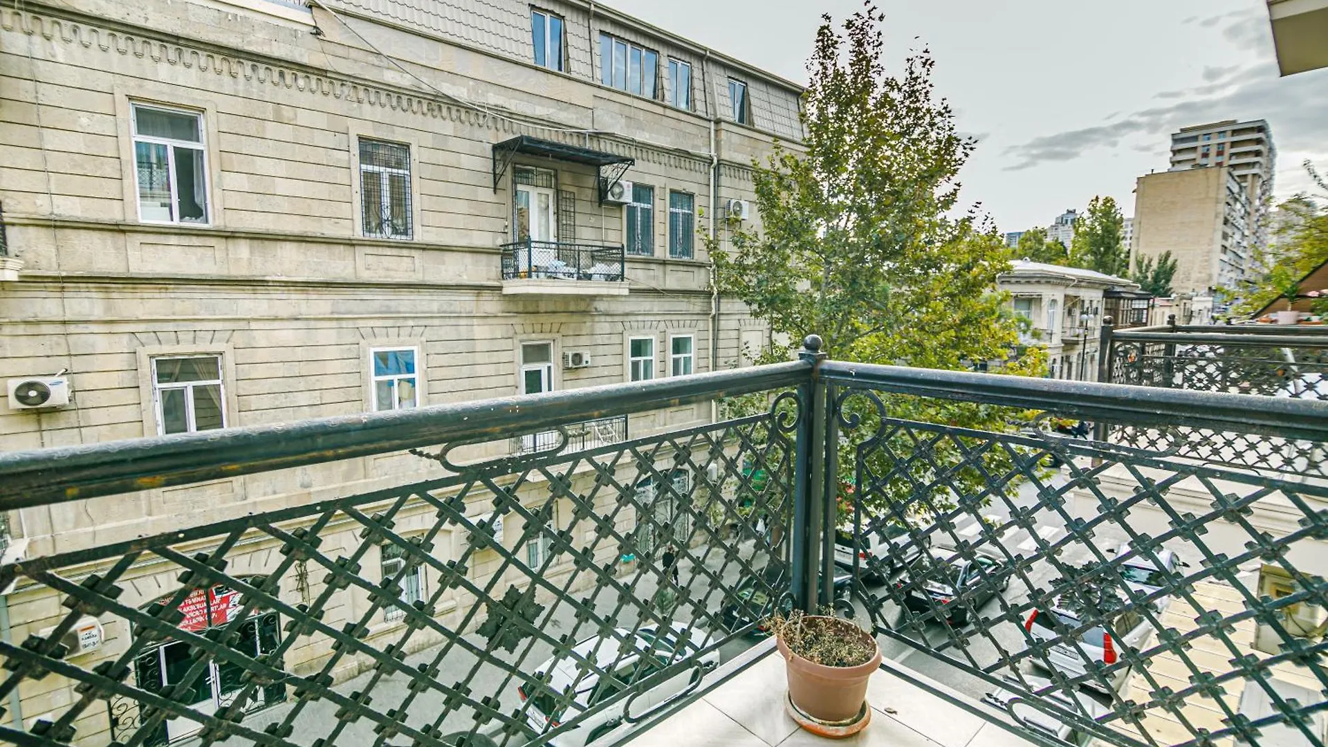 Deluxe Apartment In Baku